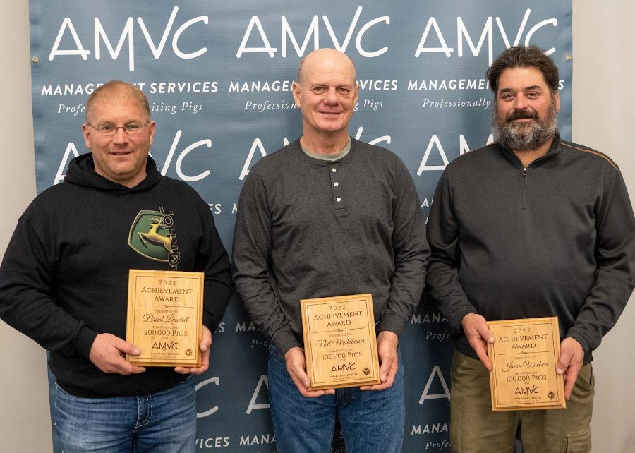 AMVC Growers Accept Awards
